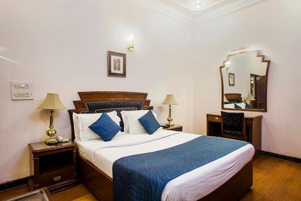 Hotel Imperial House Allahabad Ngoại thất bức ảnh